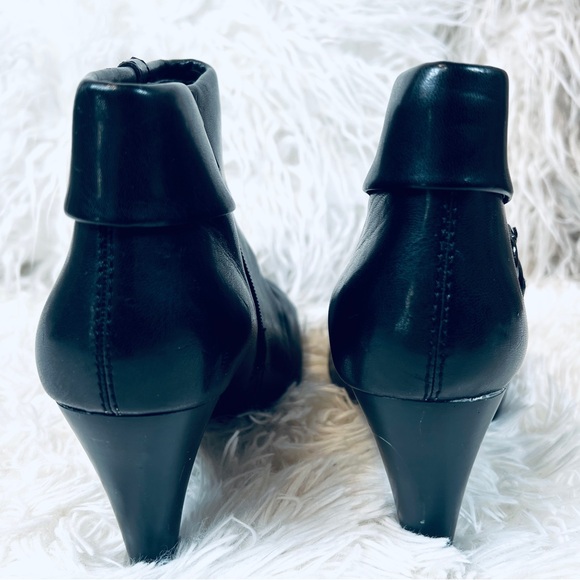 Apostrophe Faux LEATHER Heeled Bootie Boots - Picture 7 of 7